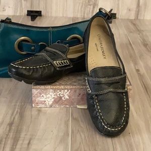 Cynthia Rowley Black Loafers size 6